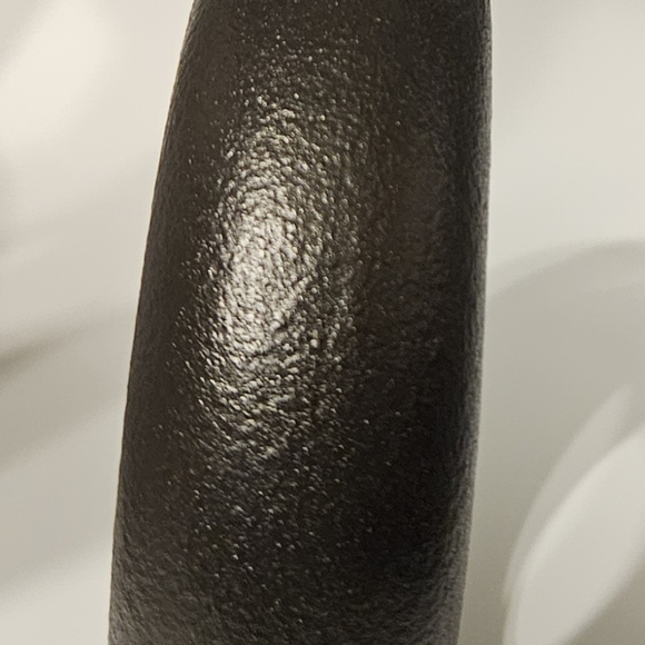 Black ceramic doughnut shaped flower/bud vase. 6" high, 5-1/2 wide. 🏷️ - Picture 5 of 8